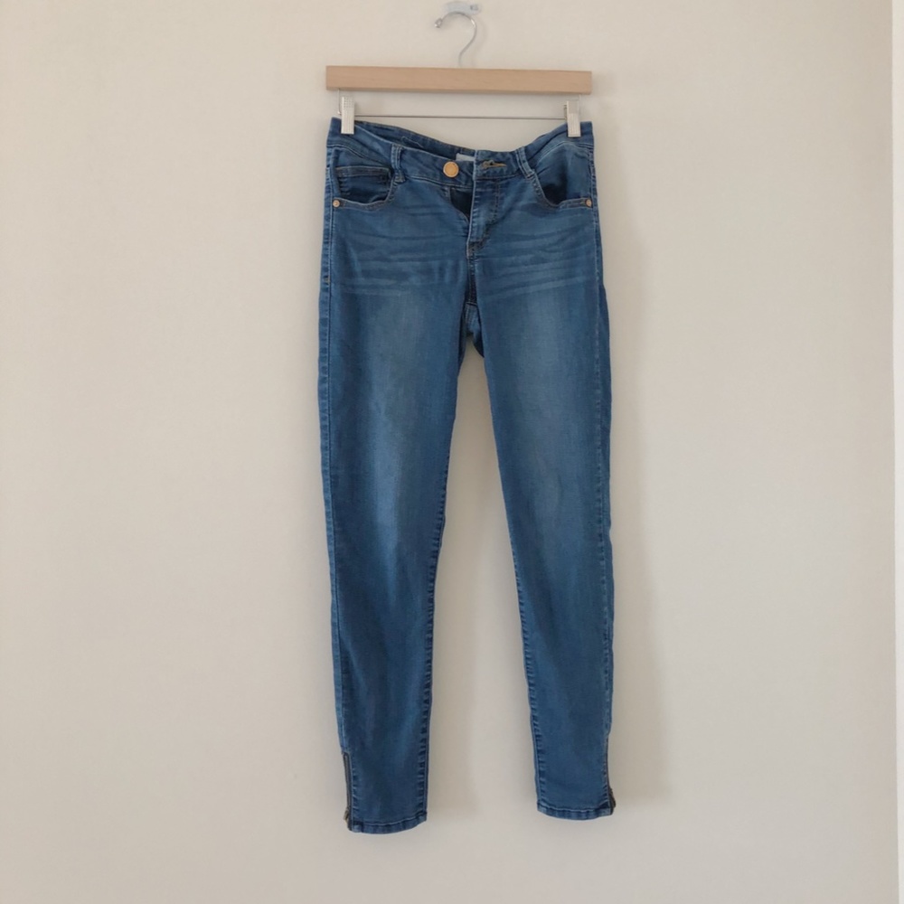 Semi-Light Wash Jolt Jeans